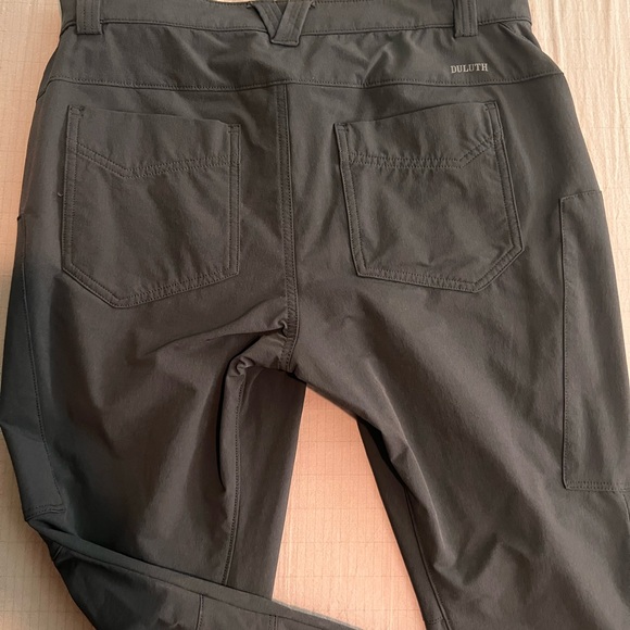 Duluth Woman’s Flexpedition slim leg pants size 10x29.  Like new condition- - Picture 3 of 13
